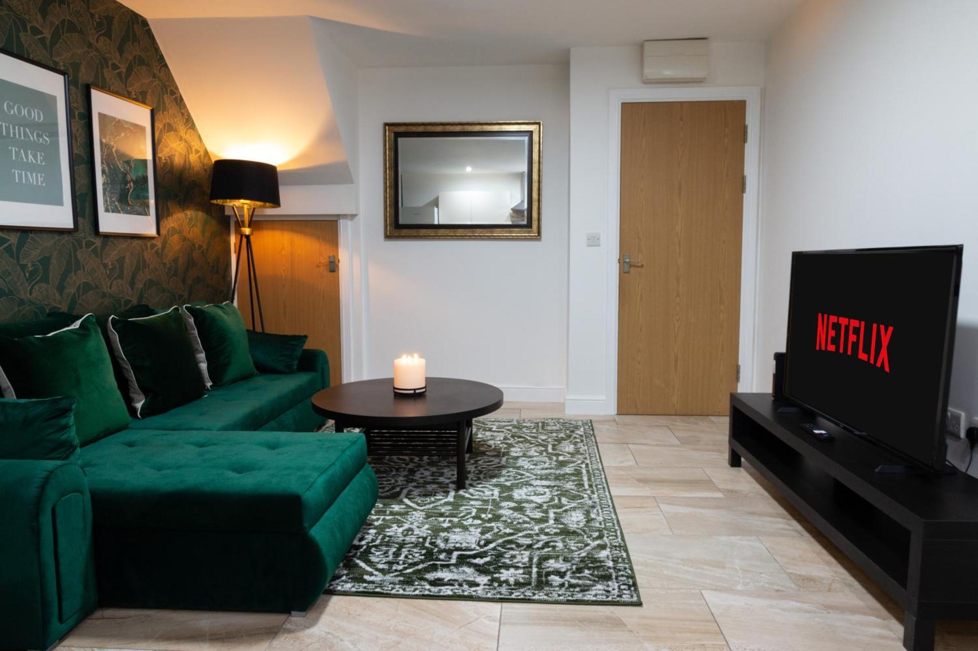 2 Bedroom Entire Near Principality Stadium Apartment *